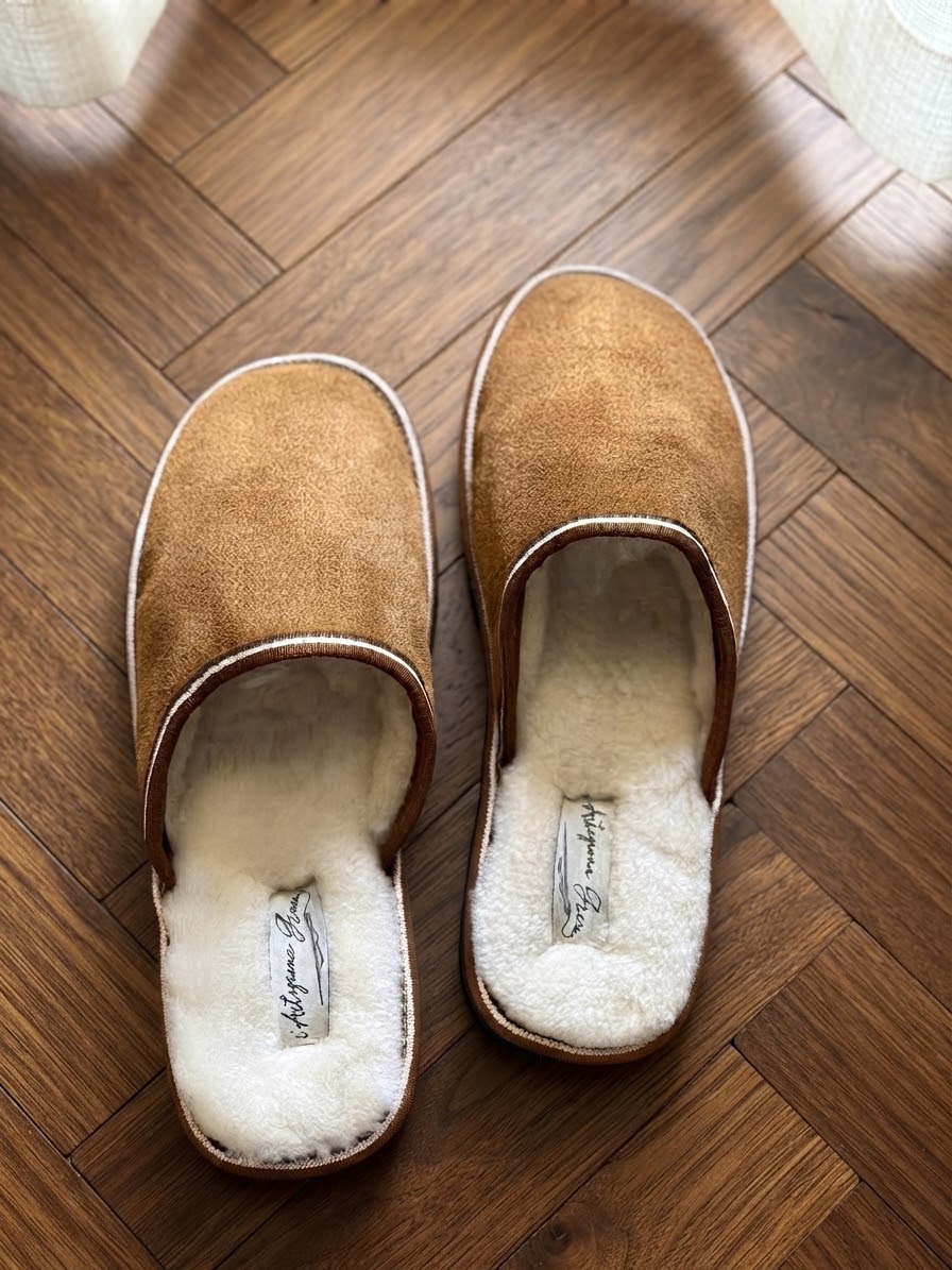 CAMEL BROWN SHEEPSKIN MULE SLIPPERS